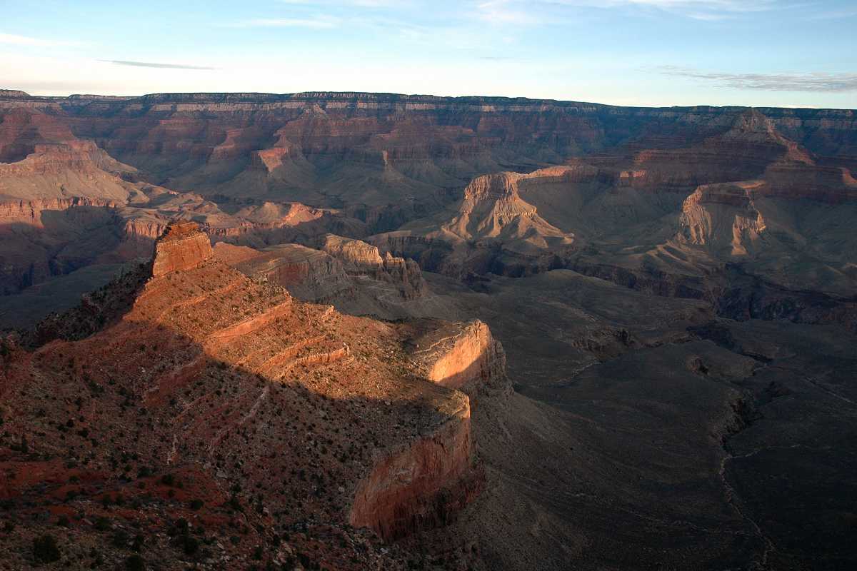 Canyon sunrise view from South Kaibab Trail